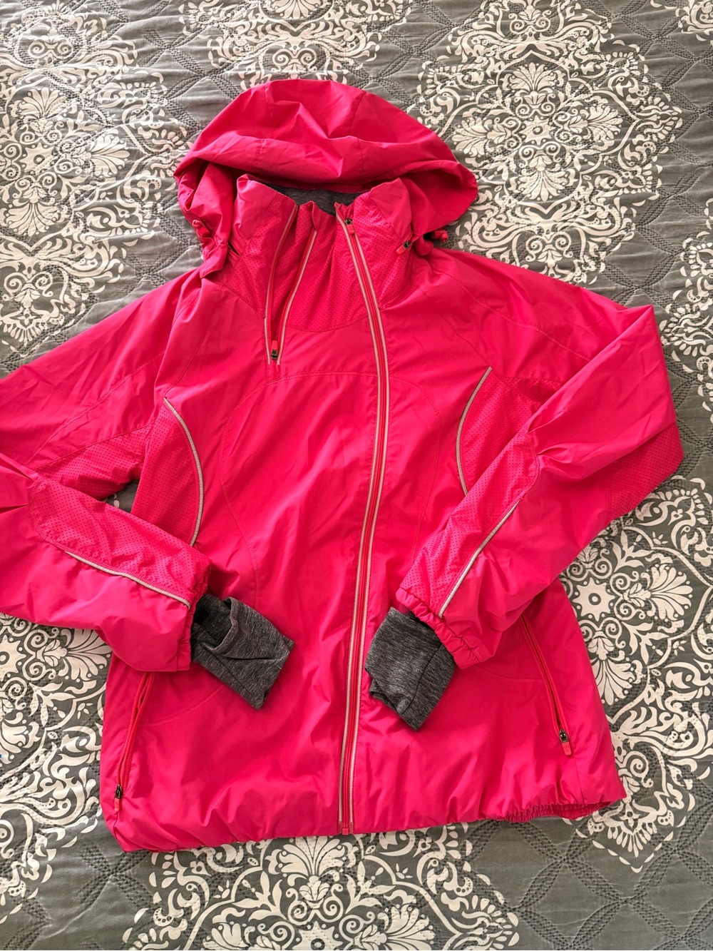 Lululemon Hot Pink Hooded Running Jacket Windbreaker Size 10